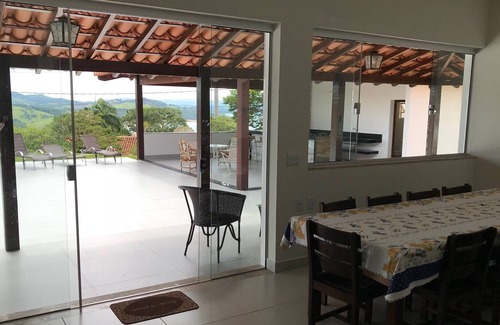 Capitolio House | House on Lake Escarpment, Perfect for Families and Children with Boating