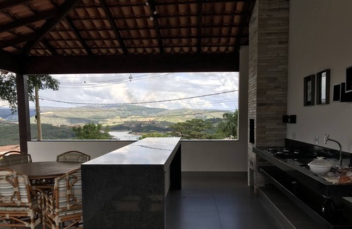 Capitolio House | House on Lake Escarpment, Perfect for Families and Children with Boating