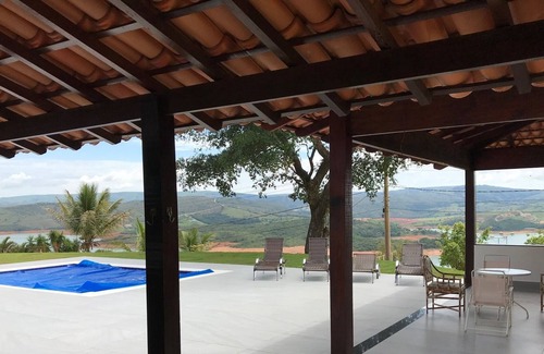 Capitolio House | House on Lake Escarpment, Perfect for Families and Children with Boating