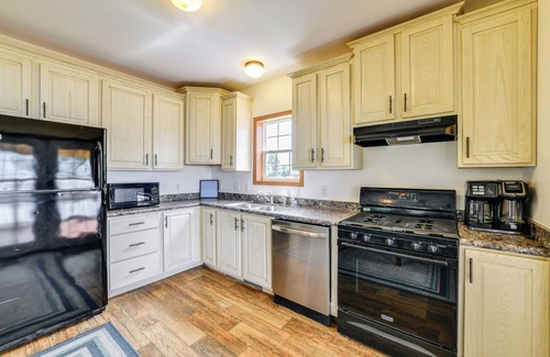 Durhamville House | House on Oneida Lake on Lewis Point in Canastota