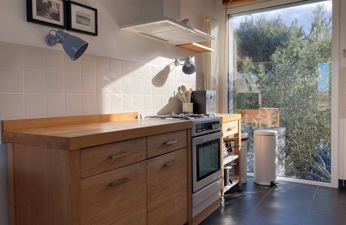 Barneville-Carteret Villa | House on the edge of the harbour. Quiet with sea and garden views!