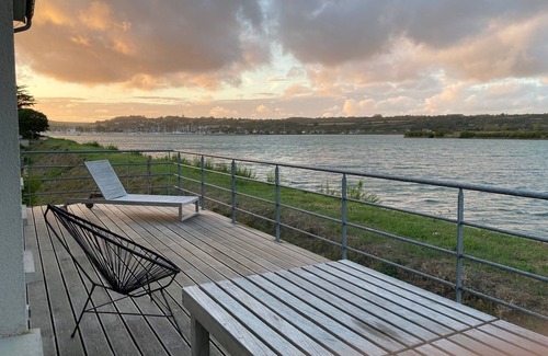 Barneville-Carteret Villa | House on the edge of the harbour. Quiet with sea and garden views!