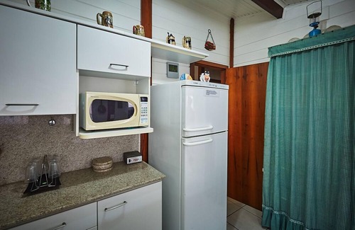 Canasvieiras House | House on the beach Canasvieiras, Florianópolis, 2 blocks from the sea, w /free Wi-Fi.