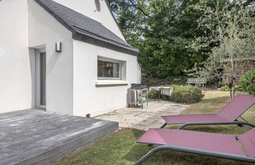 Arradon House | House on the edge of the woods, close to beaches and Gulf islands
