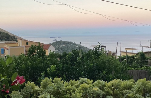 Nerano Cottage | House on the path, Nerano