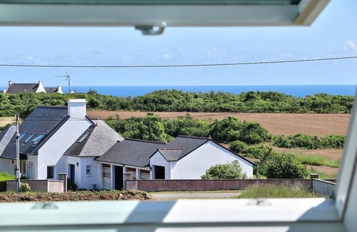 Plogoff House | House on the trails of Pointe du Raz.