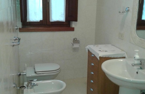 San Leonardo de Siete Fuentes House | House opposite the church San Leonardo