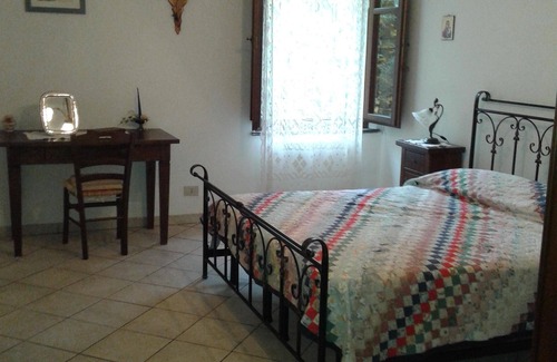 San Leonardo de Siete Fuentes House | House opposite the church San Leonardo