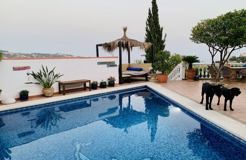 Almunecar House | House overlooking the Bay of La Herradura and optional naturist pool. Relax.