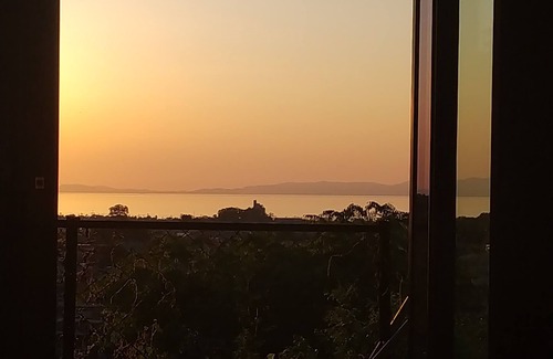 Sennan District House | House overlooking the sea from the top of a hill