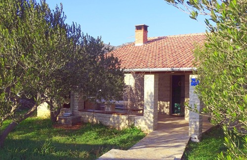 Pirovac House | House Pygmy Cormorant (14582-K1) - Pirovac