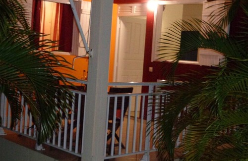 Anse des Rochers House | House robin