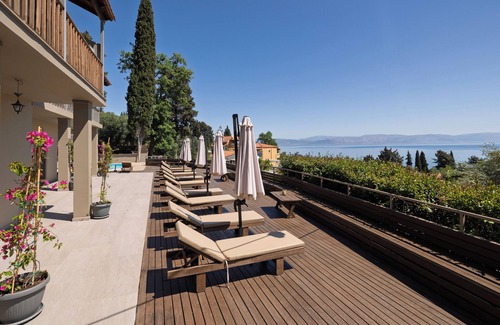 Dafnata House | House Sea View with Communal Pool