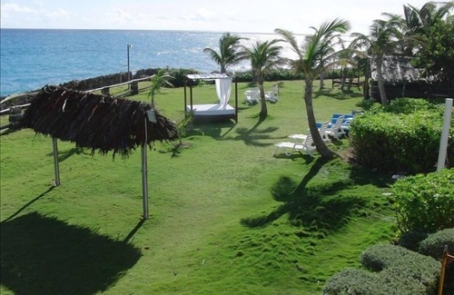 Silver Sands Apartment | House Seaside right on the White Sand Beach of Silver Sands