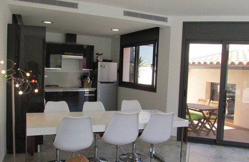Port-Vendres House | HOUSE, SHARED POOL, TERRACE, PARKING AND GARDEN, WIFI, SLEEPS 4