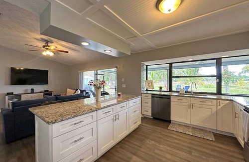 Port Saint Lucie House | House, sleeps 8, near parks, beaches, centrally located! nn