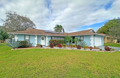 Port Saint Lucie House | House, sleeps 8, near parks, beaches, centrally located! nn