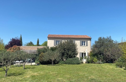 Crestet House | House & Studio for 6 - 8 travellers with views of Mont Ventoux