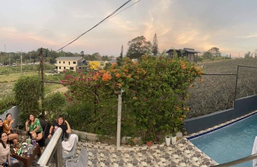Mendez Crossing West House | House & Swimming Pool on a Hill
