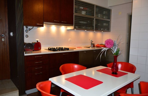 Sao Pedro House | House T2 with excellent views, located in the historical center of Funchal.