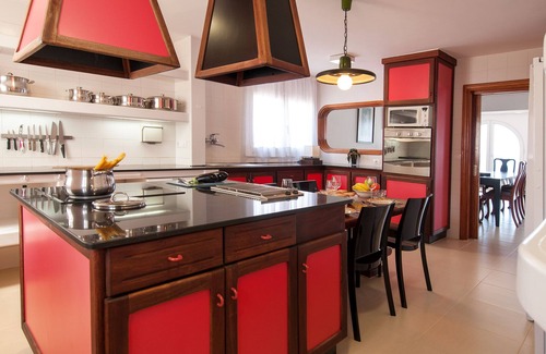 Telde Villa | House terrace 100m above the beach.Magnificent views180ºbeach.Golf. Free Wifi