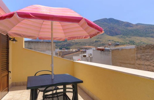 Castellammare del Golfo Apartment | HOUSE VACATIONS RENT, Sicily APARTMENT earth of the sun (primula) RISERVA DELLO ZINGARO-SCOPELLO