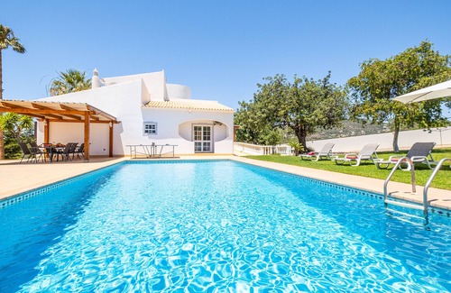Almancil Villa | House w/heatable pool & BBQ