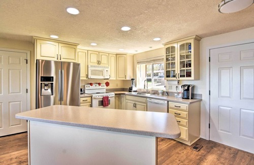 Wasco County House | House w/Private Deck on the Rock Creek Reservoir!