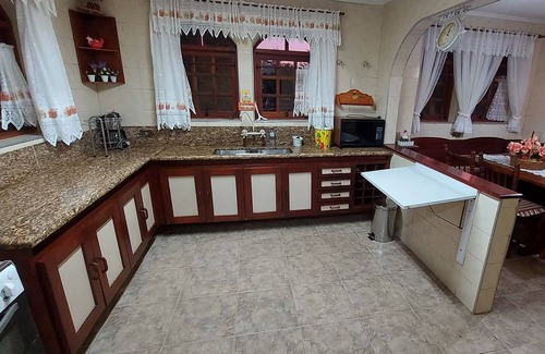 Campos do Jordao House | House with 05 Suites - High Mountain, Beautiful View, Nature and Tranquility