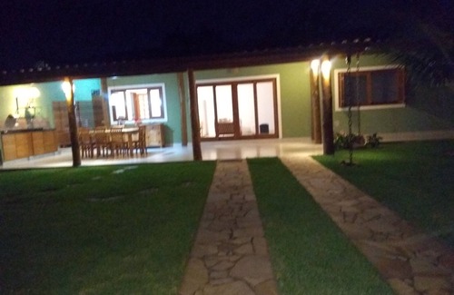 Pereque House | House with 2 bedrooms and 2 bathrooms, on a large plot of land close to the beach
