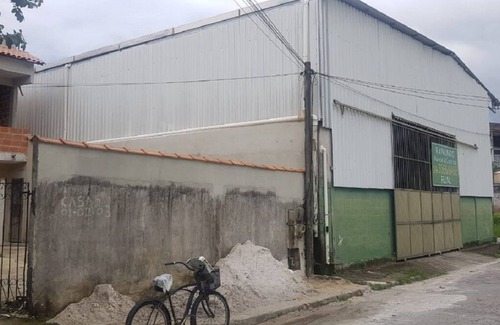 Verolme House | house with 2 rooms, bathroom, service area and garage