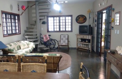 Ilhabela House | House with 4 bedrooms (3 suites), balcony, barbecue, air conditioning.