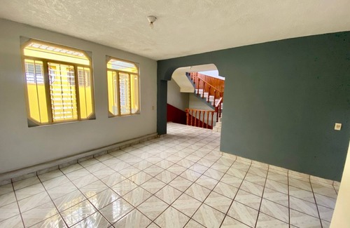 Uruapan House | House with 4 bedrooms for 12 people