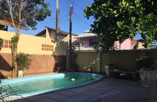 Centro House | House with 4 bedrooms, pool and barbecue in the center Balneário Camboriú Beach