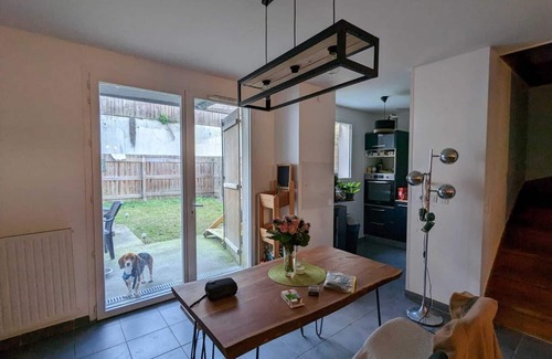 Lormont House | House with 40-50 m2 garden. 2 outdoor parking spaces.