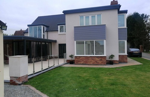 Brough House | House with 5 Double bedrooms including large family room,4 Bathrooms, Gym &patio