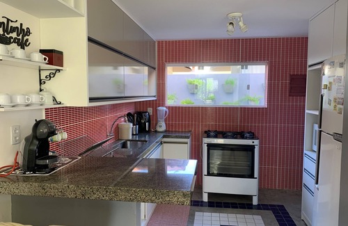 Maceio House | House with 5 suites in a gated community just a few meters from the beach and Hibiscus
