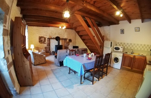 Ploerdut Cottage | House with 6 beds with a plot of about 1 hectare and a heated pool