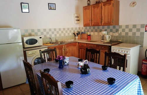 Ploerdut Cottage | House with 6 beds with a plot of about 1 hectare and a heated pool