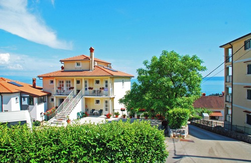 Opatija Apartment | House with 7 apartments in a quiet location, with a beautiful view of the sea