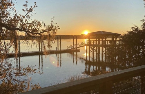 Bluffton House | House with a view/sleep upto 6 Guest, pets welcome