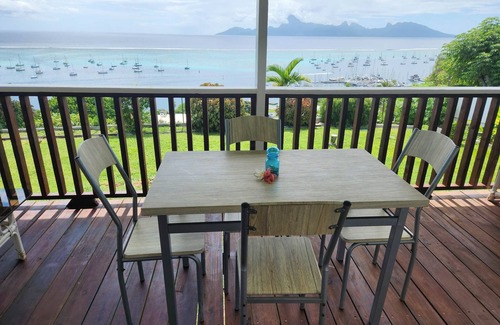 Punaauia House | House with breathtaking views of the lagoon and Moorea
