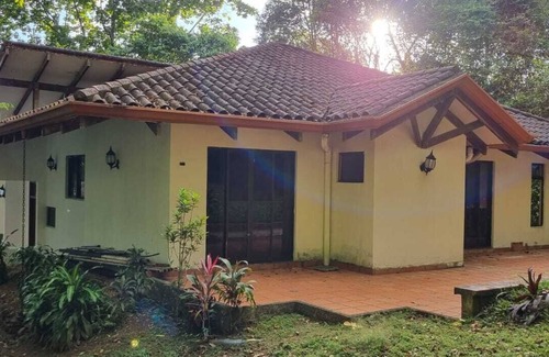 Barrio Ricos y Famosos House | House with pool among trees and with sea view!