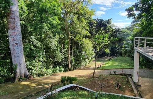 Barrio Ricos y Famosos House | House with pool among trees and with sea view!