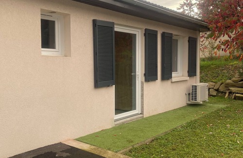 Veyre-Monton Villa | House with direct access to the ground floor, 5 min from the A75, recharging point (fee payable) on site, breakfast kit