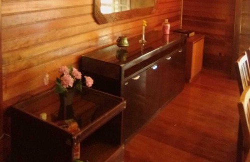 Monte Verde House | House with fireplace and game room