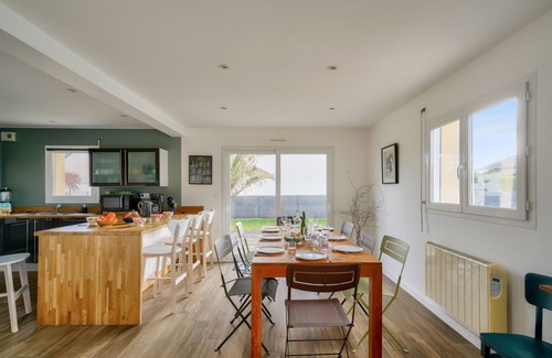 Plobannalec-Lesconil Ski Chalet | House with pool for 8 - 500m from the beach