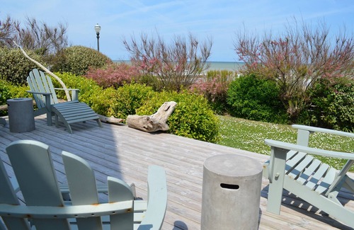 Saint-Regnobert-de-la-Cote-de-Nacre House | House with terraces and unobstructed view of the beach with direct access