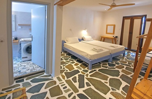 Galissas Apartment | House with friendly atmosphere and sea and sun set view close to a sundy beach