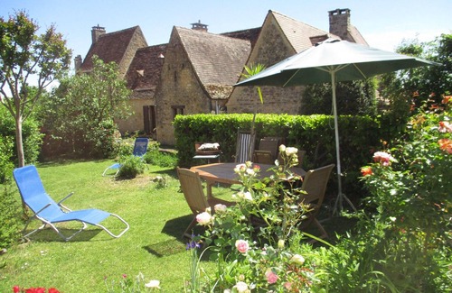 Beynac-et-Cazenac Apartment | House with garden, WiFi, pets accepted, parking in Beynac